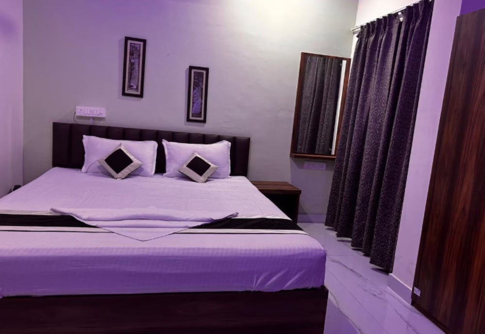 Hotel Pushparaj Puri