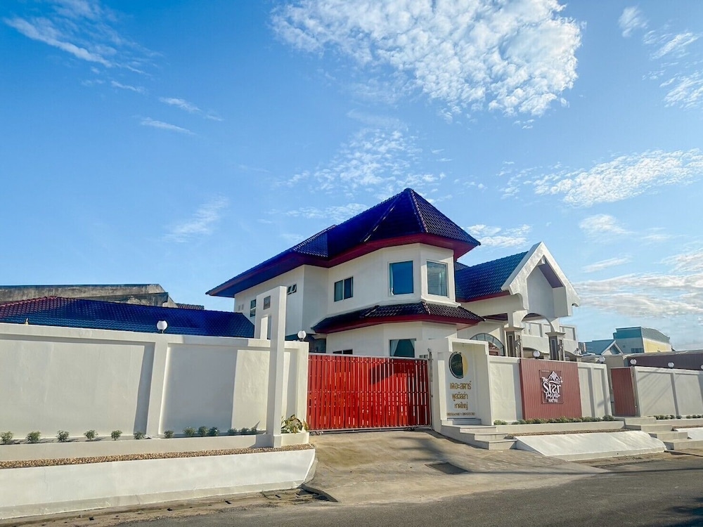 The Star Pool Villa Hatyai view 2