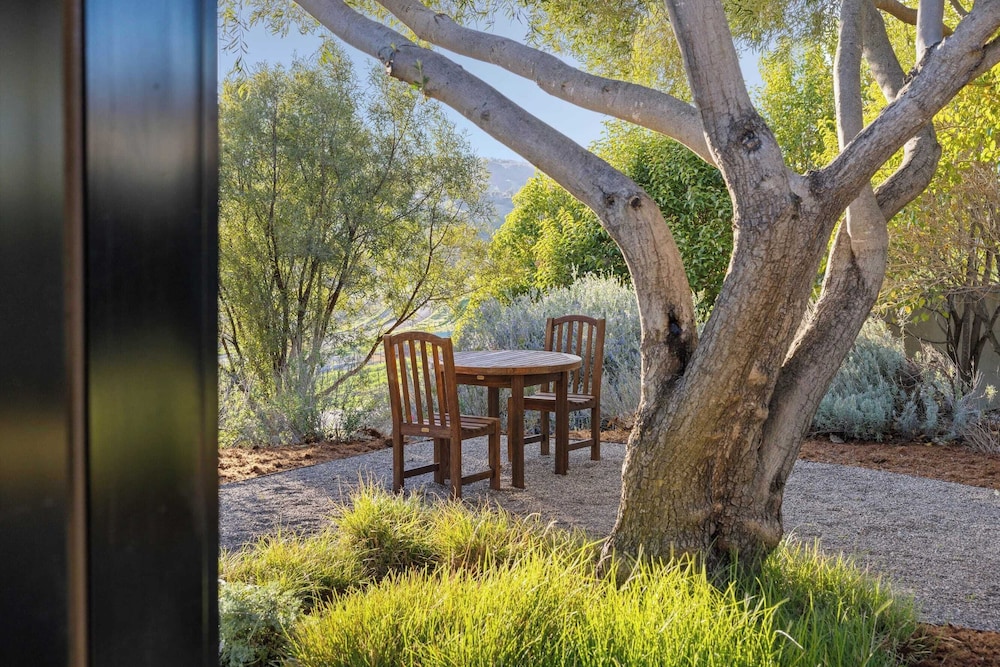 Wine Country Estate w/ Pool, Hot Tub The Residence at Truss Wines by Avantstay