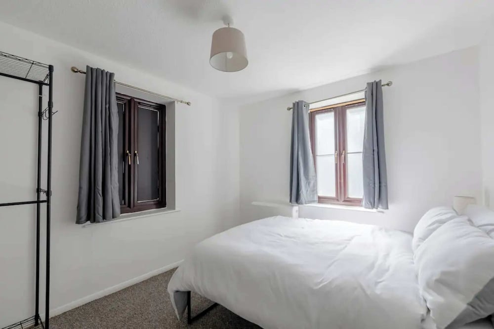 Vibrant & Snug 2BD Flat - Beckton