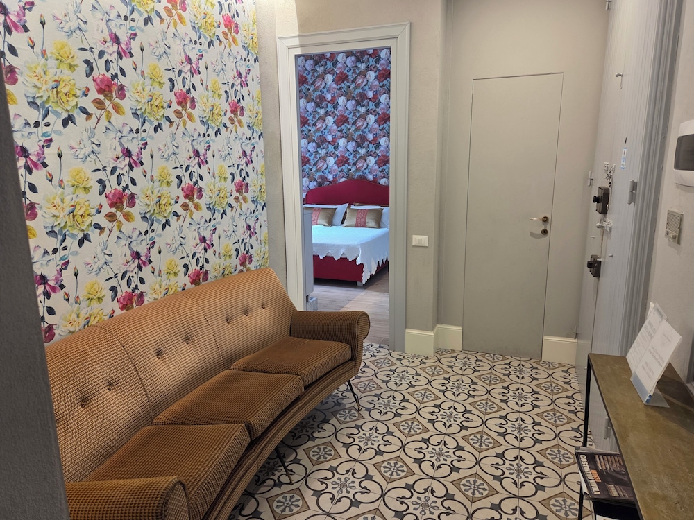 GUESTHOUSE 73