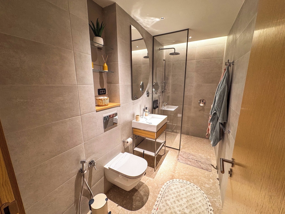 Qumi Porto Suites