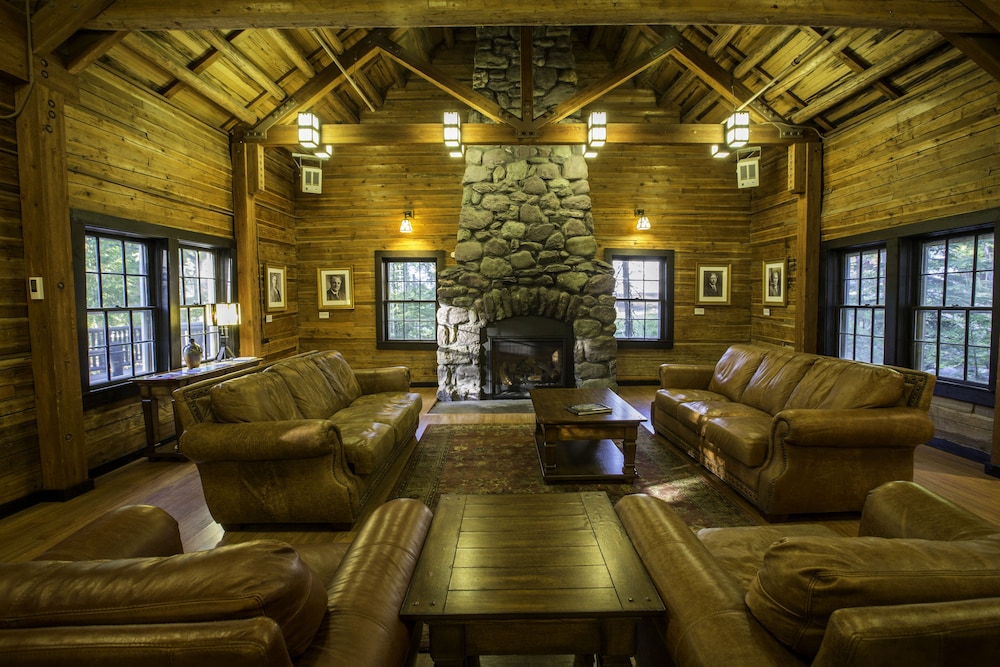Lake McDonald Lodge - Inside the Park