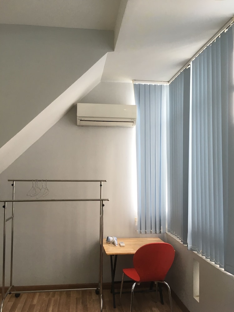 Drop By Saigon Hostel