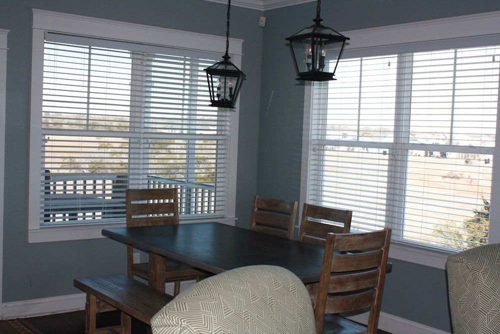 Beach Crew 4 Bedroom Home by RedAwning