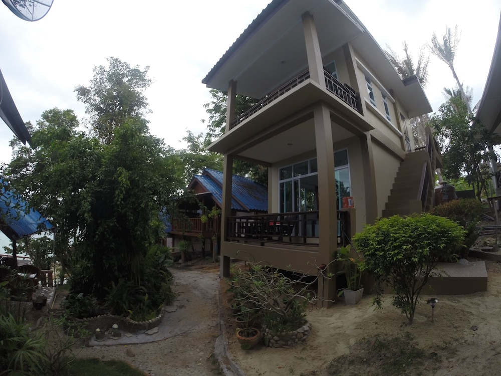 Moon Beach Resort