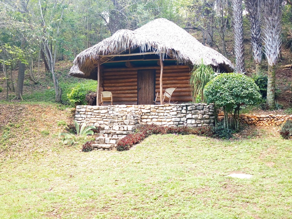 Room in Cabin - Cozy Sierraverde Cabins Cabana la Ceiba view 2