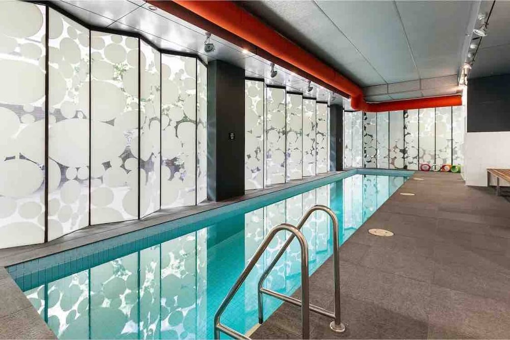 Luxurious one Bedroom Apartment With Pool