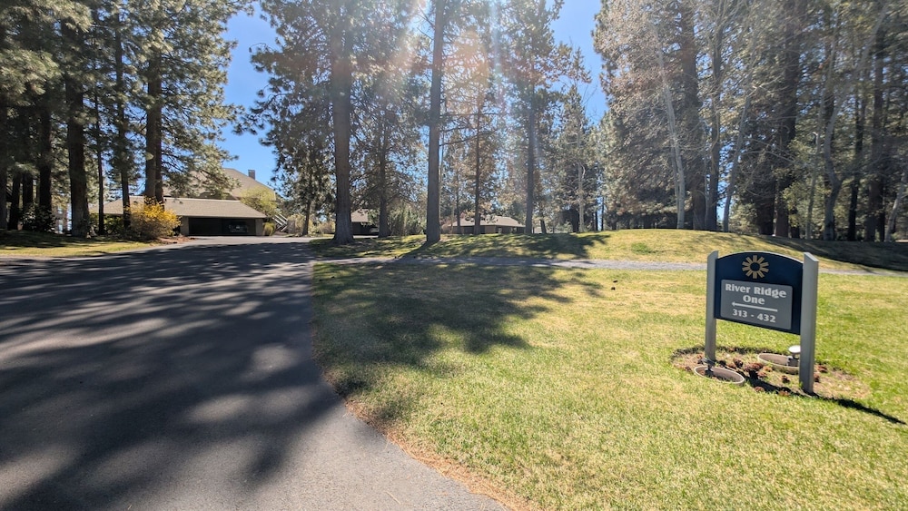 Mt Bachelor Village 332 B 1 Bedroom Condo