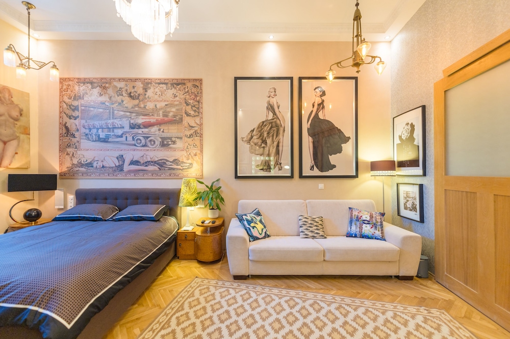Venus Apartments - The Actor´s Den view 5