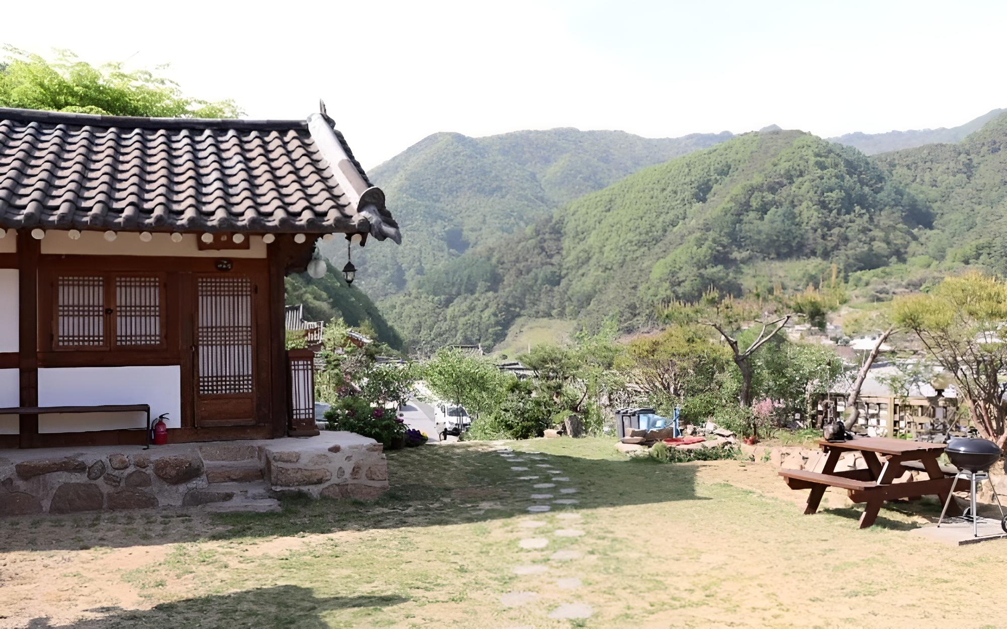 Danyang Danyangjeong Hanok Pension view 3