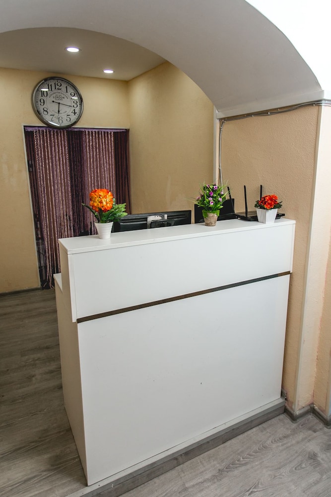 Sherlock Holmes Hostel Baku view 3
