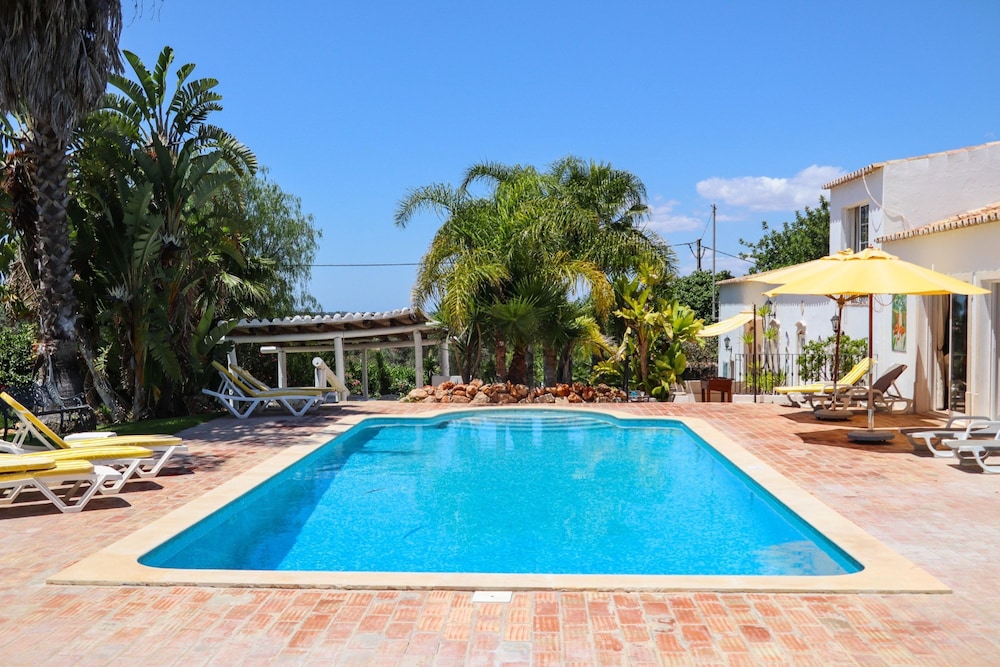 Idyllic Farm House With Huge Garden for 14pax