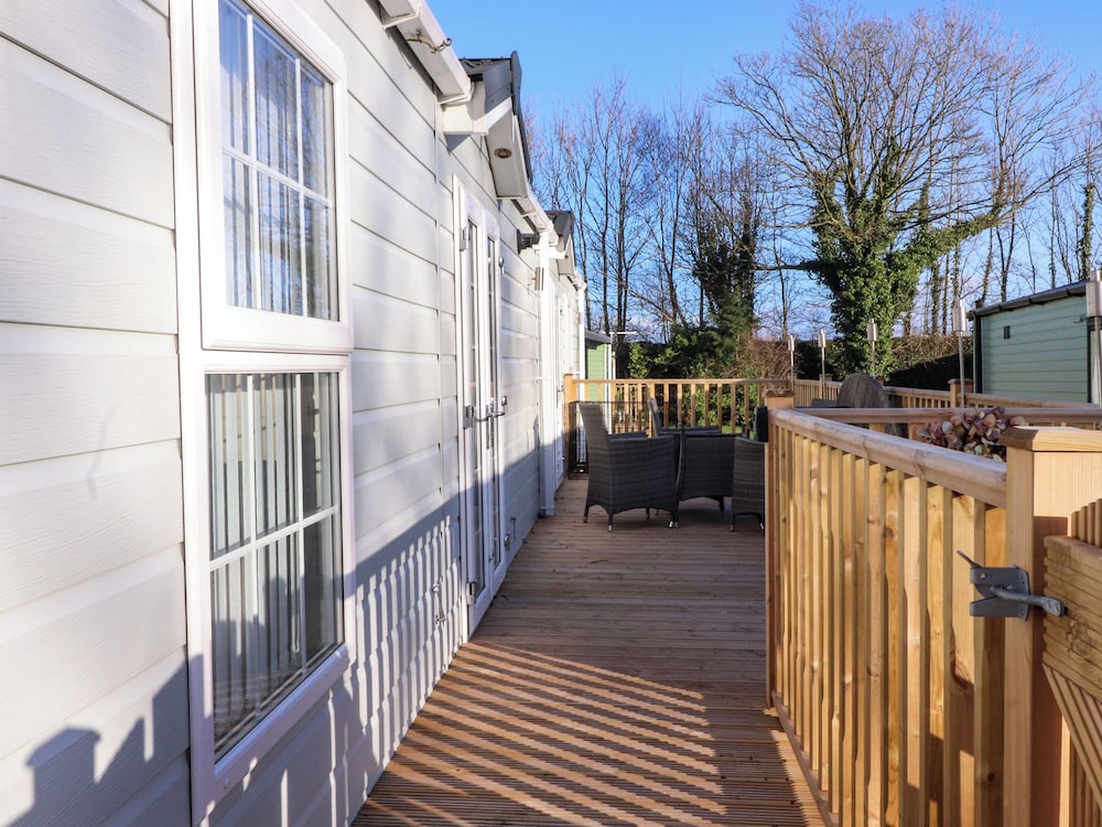 2 Willow Way