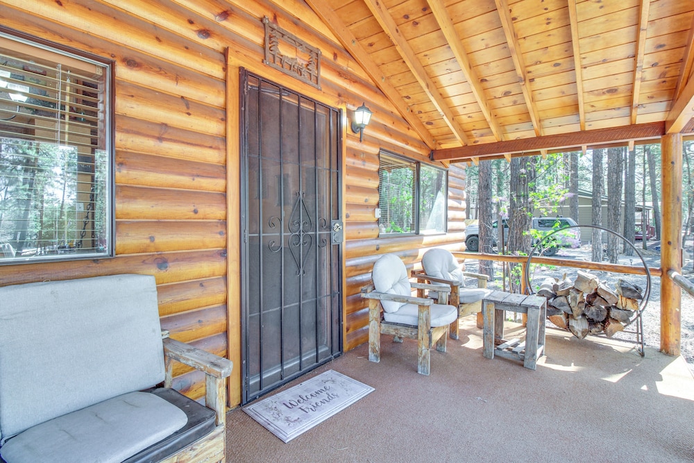 Ski, Hike & Relax: Forest-view Haven in Lakeside!