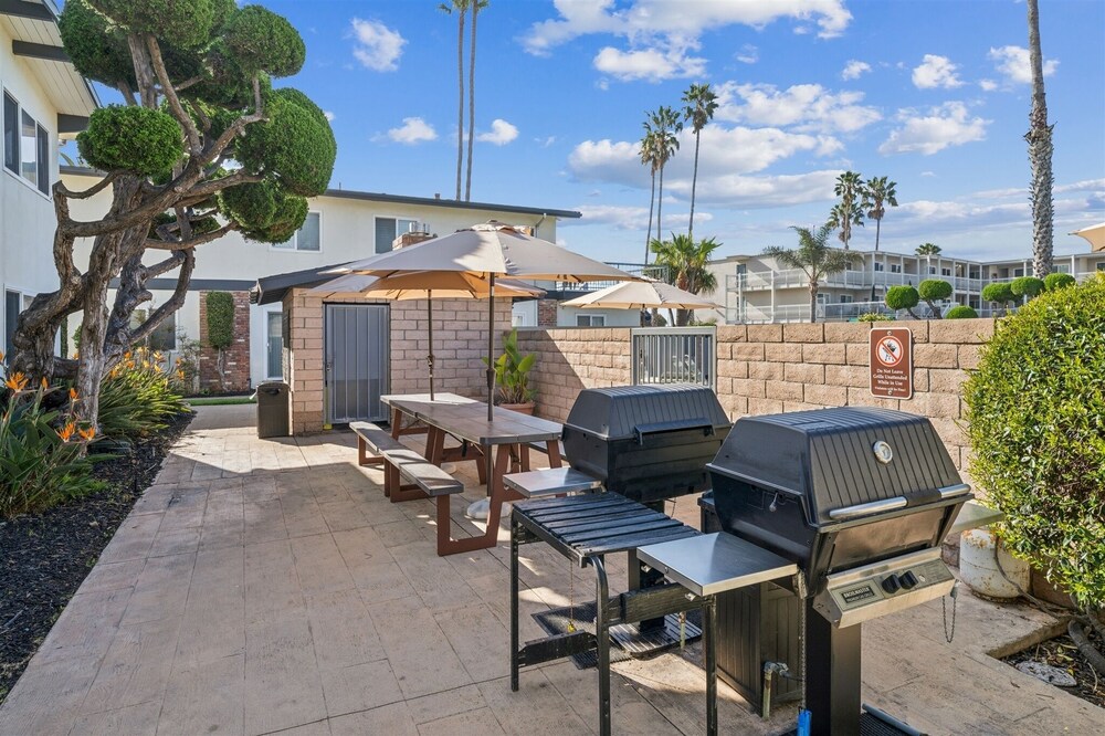 Lovely 1 Bed Beach Condo #128 1 Bedroom Condo by Sunset Shores Condominiums