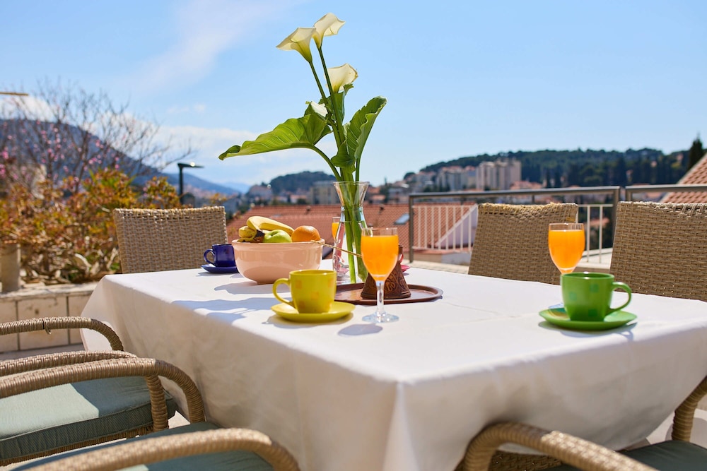 KABLAR'S SUNNY SUITES
