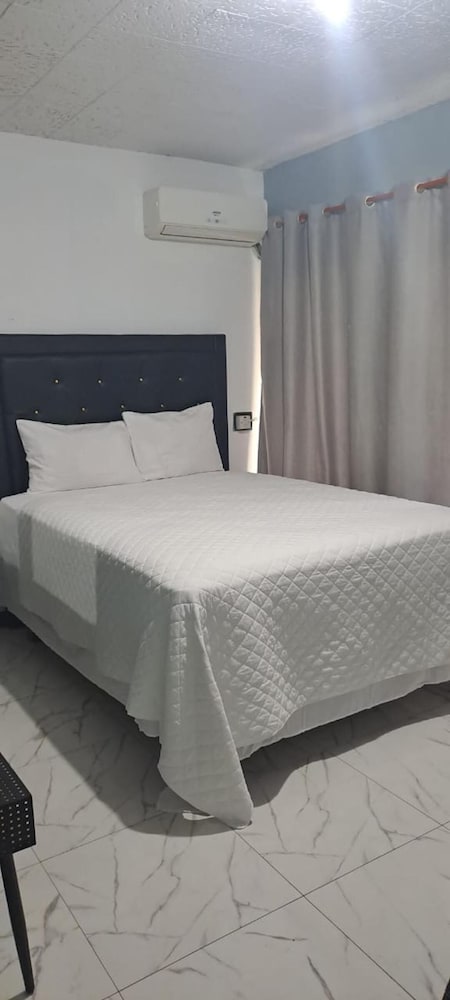 Inviting 1-bed Apartment in Ocho Rios