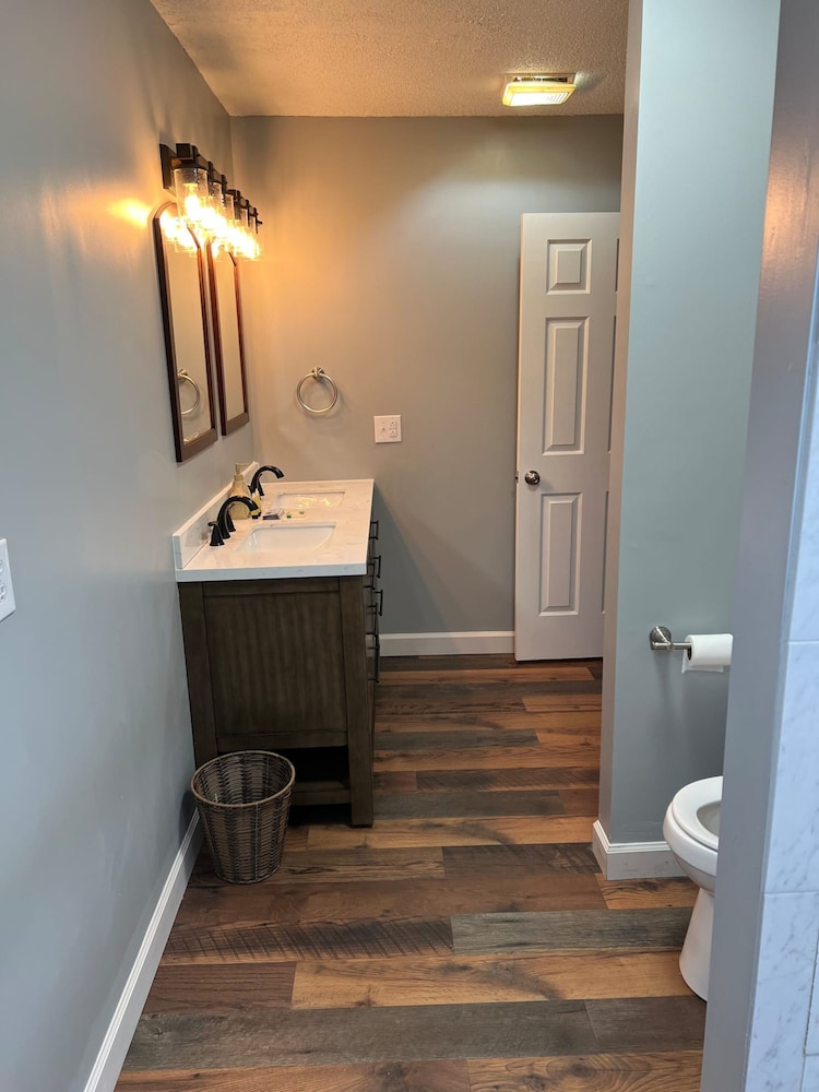 Oak Island 4BR Retreat