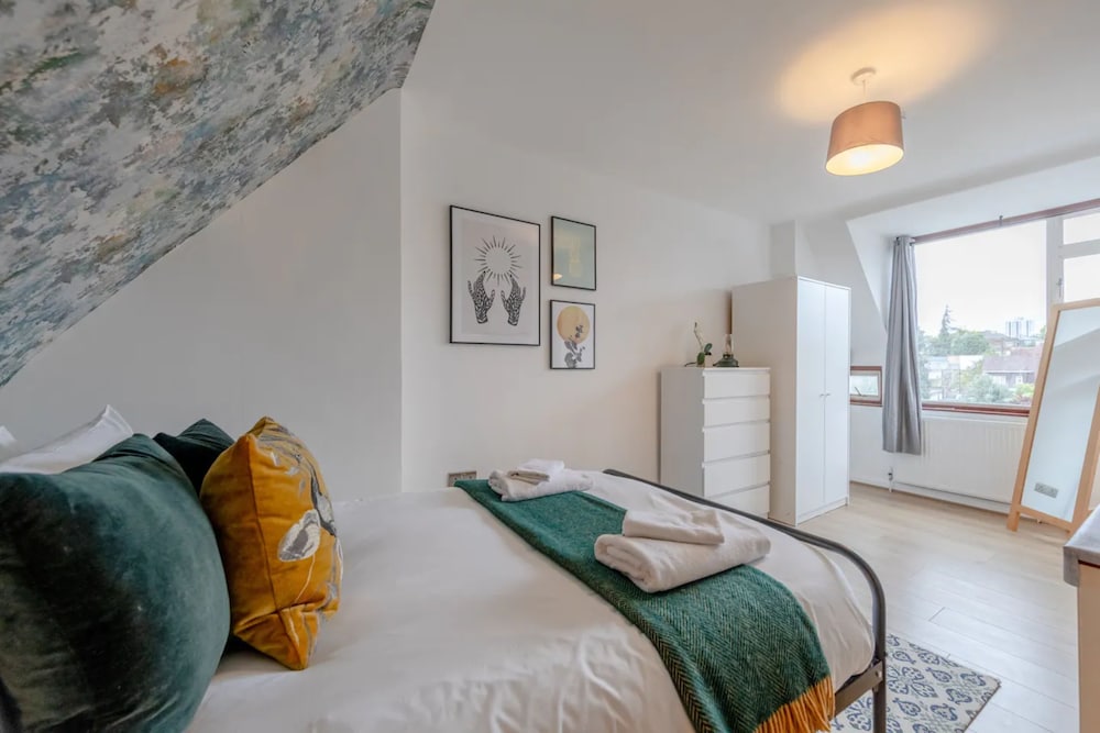 Central 3 Bedroom House With Garden