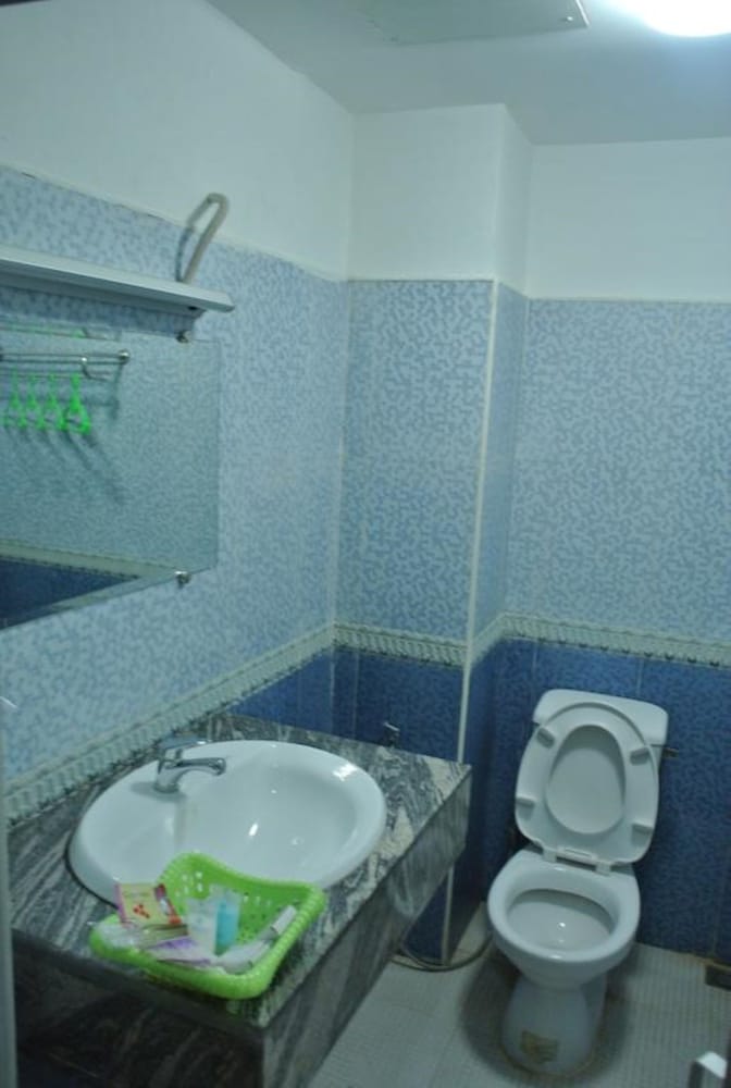 Yaewaddy Motel