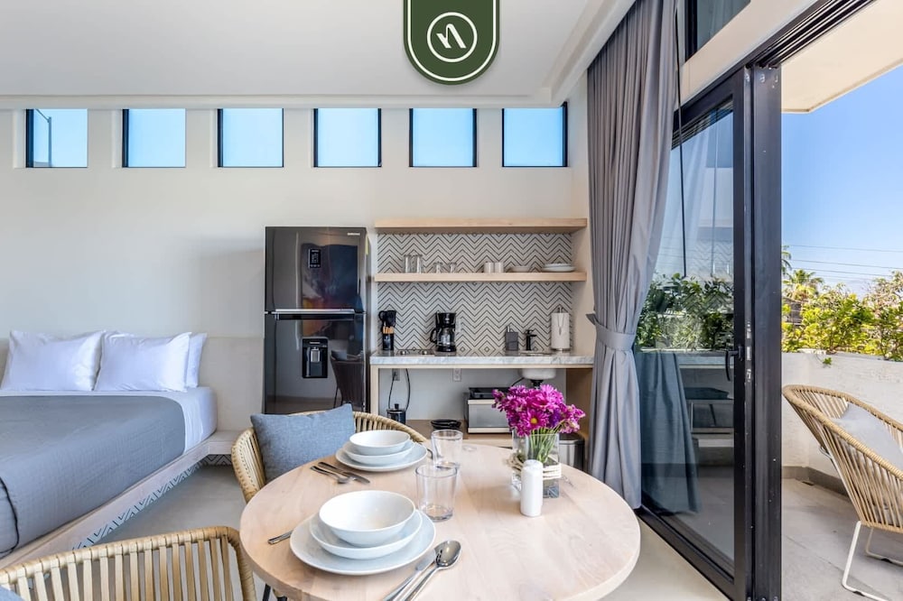 Amazing Studio With Rooftop Pool - 5 min to Marina