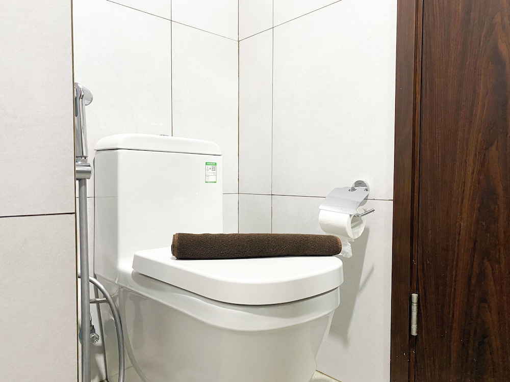 Homey And Nice Studio At Lrt City Bekasi Apartment