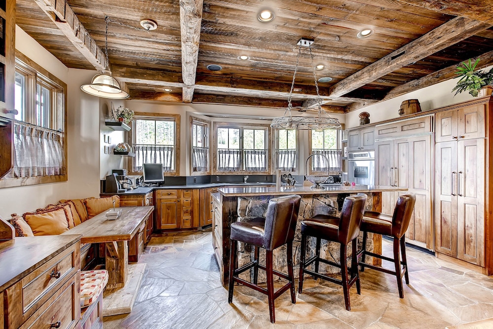 Ski Bridge Lodge - Ski In / Ski Out