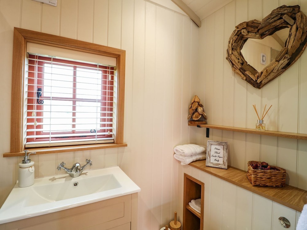 Bonnie's Shepherds Hut at Shepherds Lodge