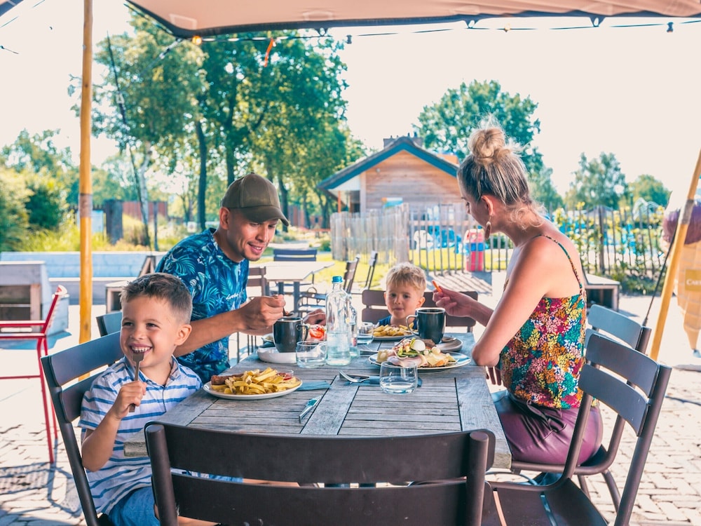 Modern Chalet Only 2 km of the Efteling