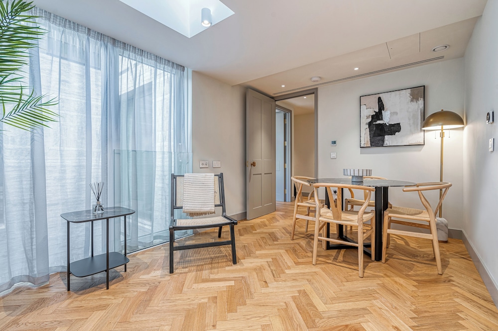 Luxury flats near Big Ben and London Eye