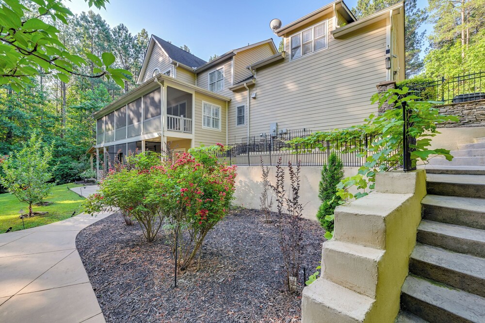 Hike & Explore! Luxe Retreat Near Lake Norman