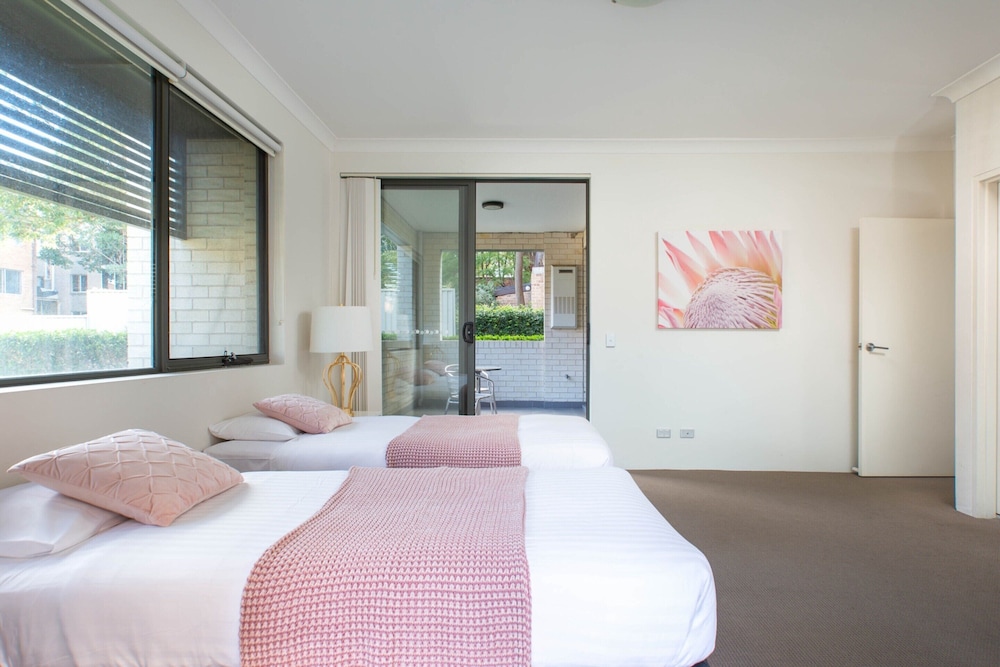 Spacious Two-bedroom Apartment Near Hospital