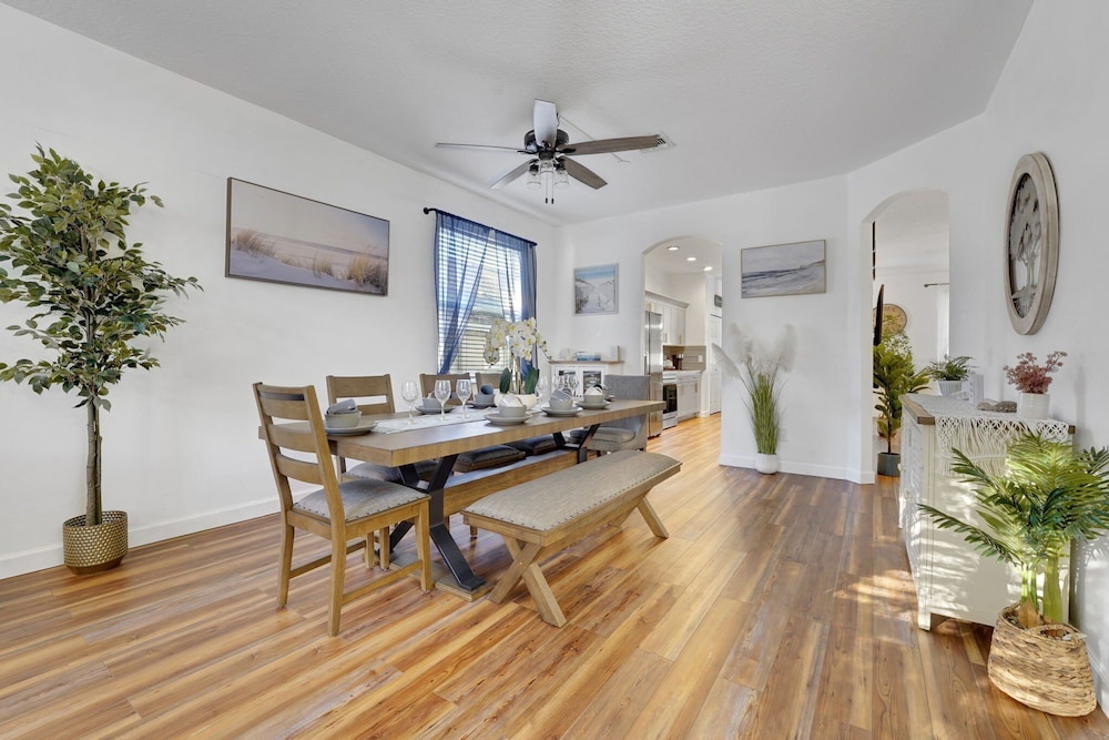 310hc-west Haven 5 Bedroom Home