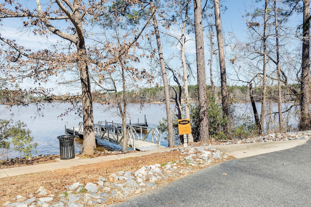 Chic Greensboro Condo w/ Lake Oconee Access!