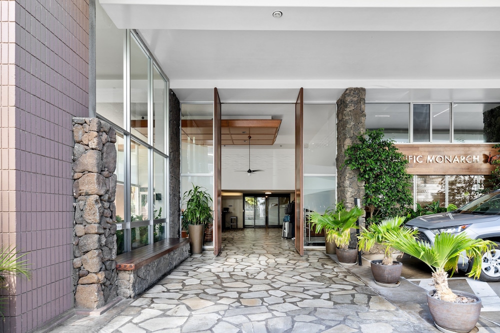 Pacific Monarch - 1 BR - Ocean & City Views