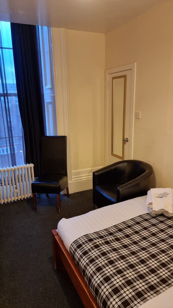 The Hampton Court Guesthouse