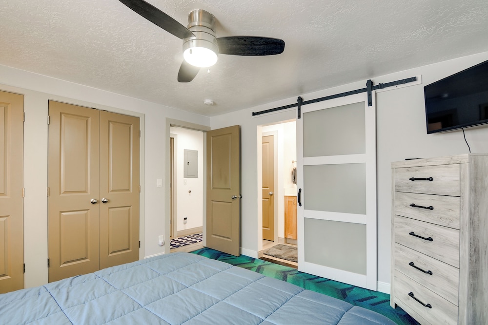 Pet-friendly Page Home w/ Hot Tub, Near Hiking view 2