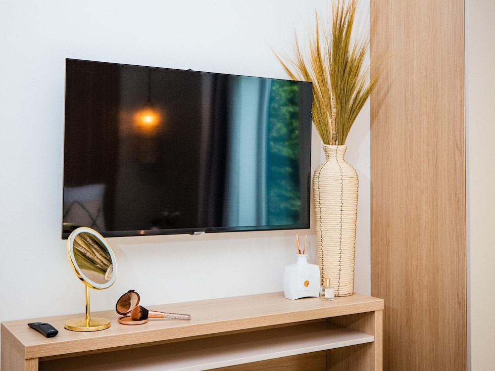Lovely Holiday Home in Voorhuizen With Garden view 2