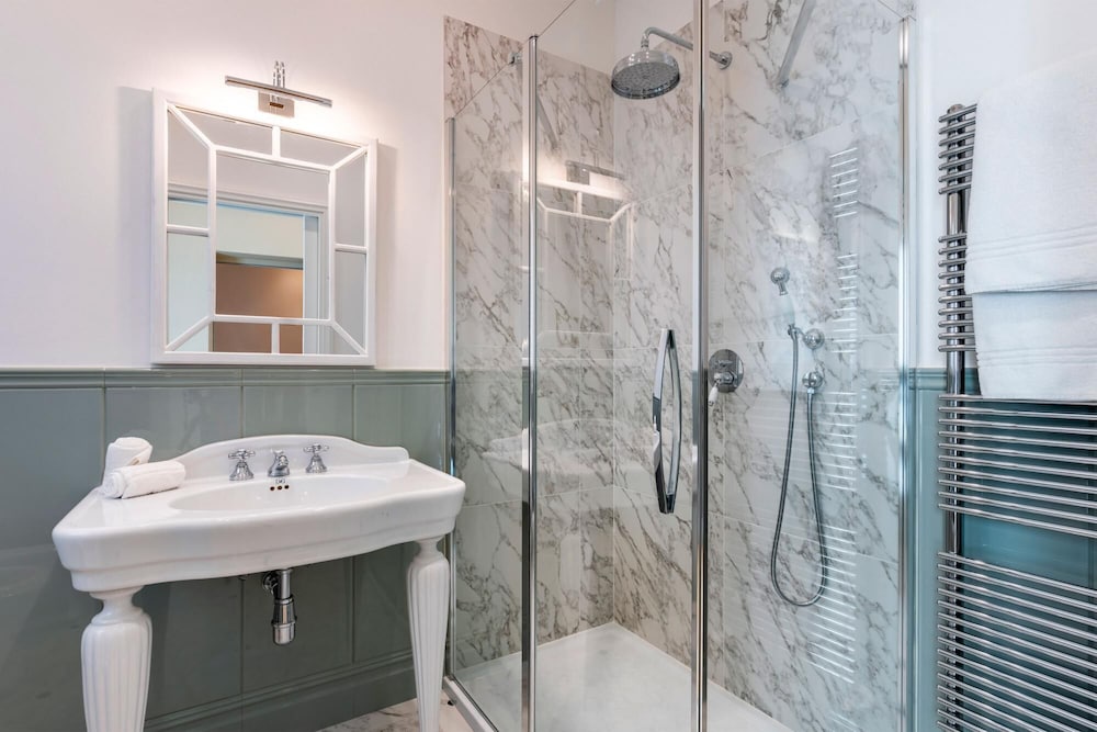 Fantastic 3 BD Apartment Near Santa Maria Novella Via Della Spada