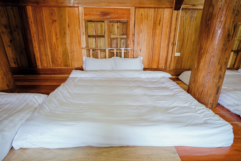 Bai Tu Long Mountain Resort