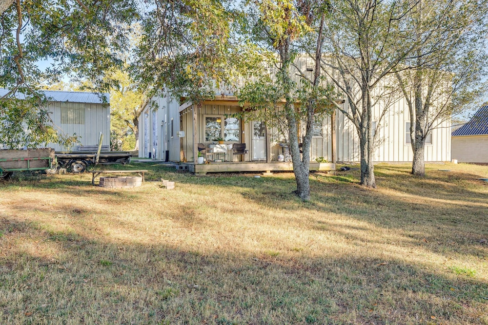 Charming Weiss Lake Apartment w/ Boat Slip! view 4
