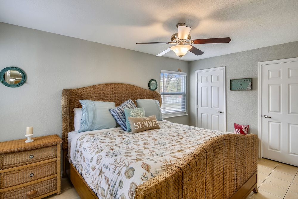 Anchor by Pleasure Pier II view 5