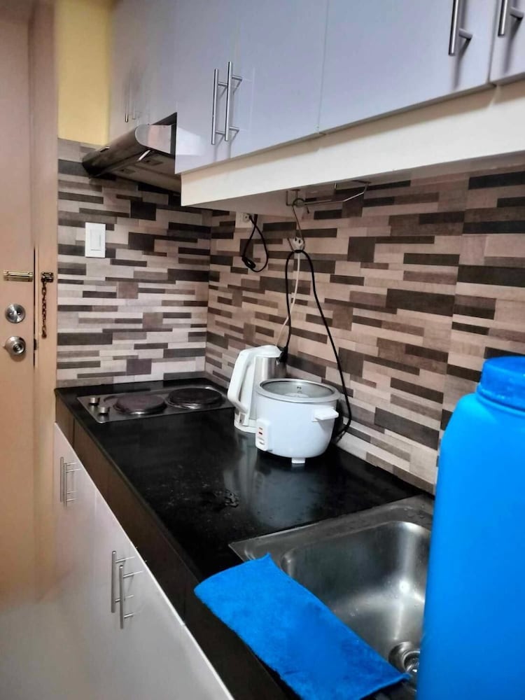 Spacious 1-bedroom Condo in Quezon City With Private Pool