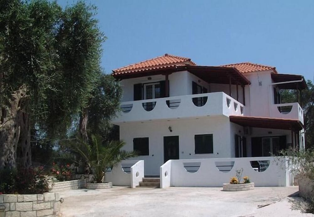 Olympia Paxos Apartment