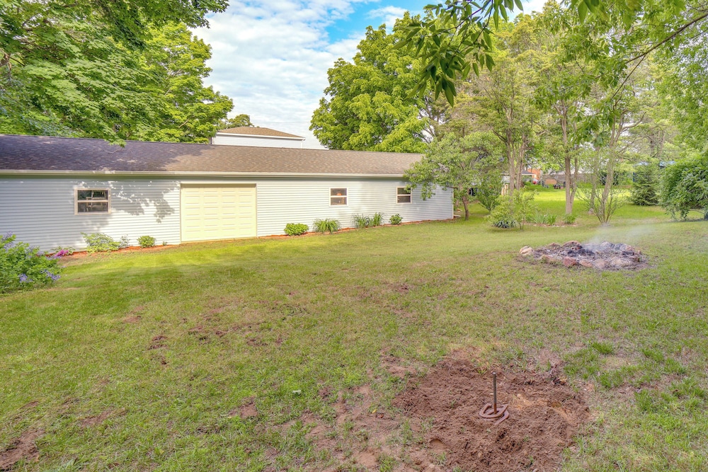Near Saugatuck Dunes: Pet-friendly Fennville Home! view 5