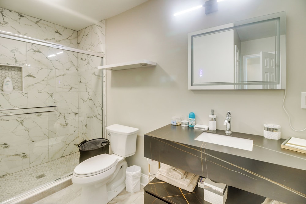 Charlotte Gem w/ Deck & Community Amenities