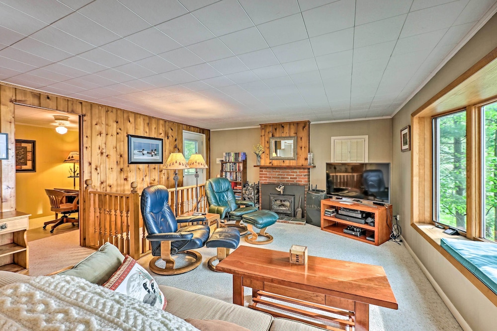 Le Roy Lakefront Retreat w/ Dock Kayaks! - Property Image 19
