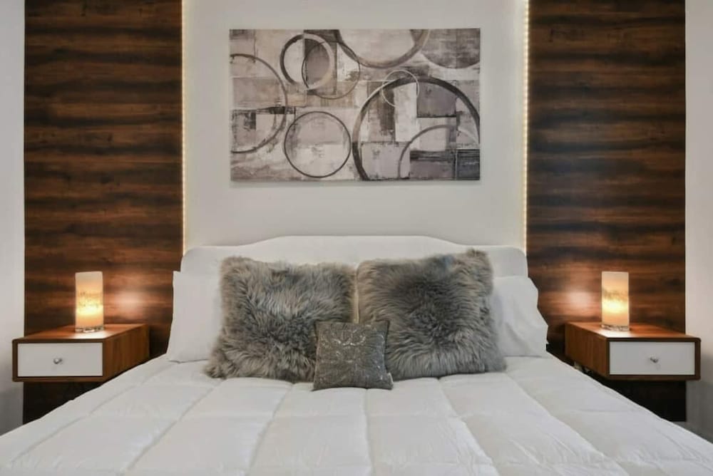 3120 Unit 406 Stunning 2B Apartment
