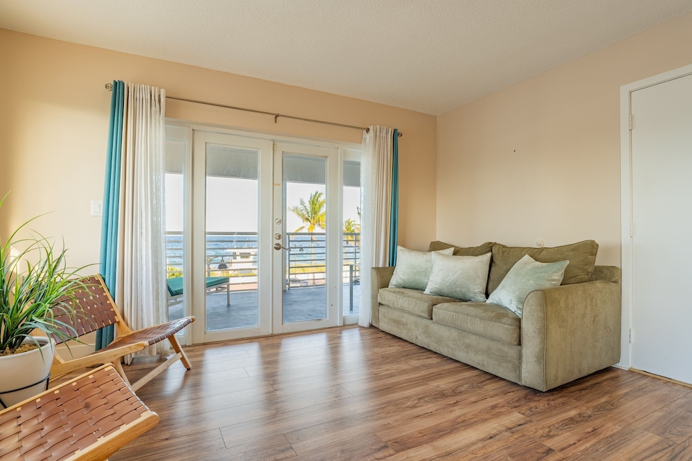 Beach Haven by Avantstay Pool Ocean Views Steps From the Beach